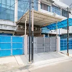 KoolKost near Mangga Besar Station (Minimum 6 Nights)